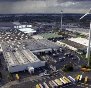 Volvo Trucks start assemblage van accu’s voor elektrische vrachtwagens in Gent