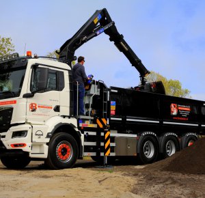 Veelzijdige 8x4 Triple voor de bouw