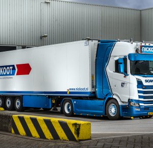 De 100ste truck van Nickoot is een Scania V8