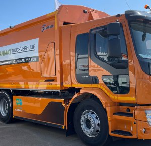 Allereerste Volvo FE Electric 6x2 huisvuilwagen voor Clean Mat Truckverhuur