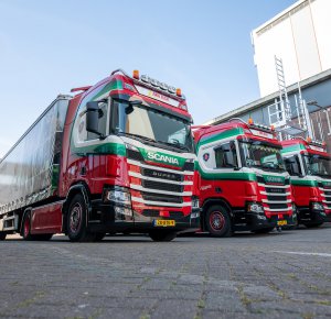 Drie maal Scania 460R Super voor G. Vlastuin Transport 