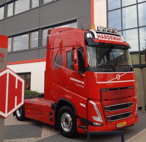 H. Hardeman Veenendaal zet Volvo FH Electric in voor CO2-neutraal bouwtransport