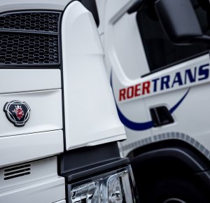  Roertrans schaft vier keer Scania P250 aan  