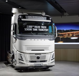 2.000ste Volvo-truck voor Schenk Tanktransport