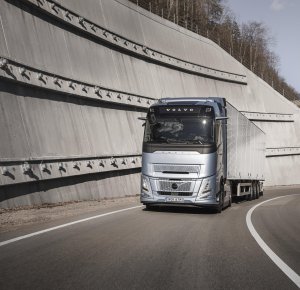 Persbericht titelVolvo Trucks zet in op verdere besparing van brandstof en CO2-uitstoot met stop-start-motortechnologie