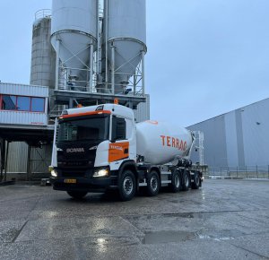 Terraq kiest voor af-fabriek vijfassige Scania betonmixer met 49 ton GVW