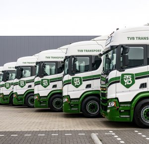 TVB Transport investeert in acht nieuwe Scania 460R Super trekkers