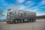 Vloerenbedrijf Nicky Huisman investeert in robuuste Scania 530R V8