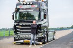 Een persoonlijke truck voor een gepassioneerde ondernemer STB a/s ThermoTrafik neemt nieuwe Scania 660R V8 in gebruik