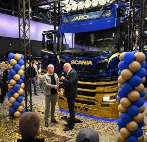 Eenmaal, andermaal… de miljoenste Scania gaat naar Jaro Impex