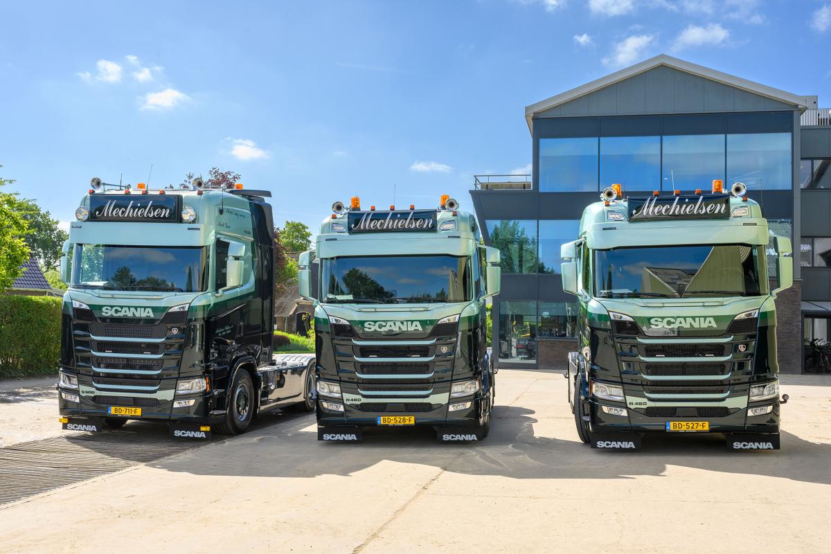 Mechielsen breidt veelzijdig wagenpark uit met drie nieuwe Scania trekkers