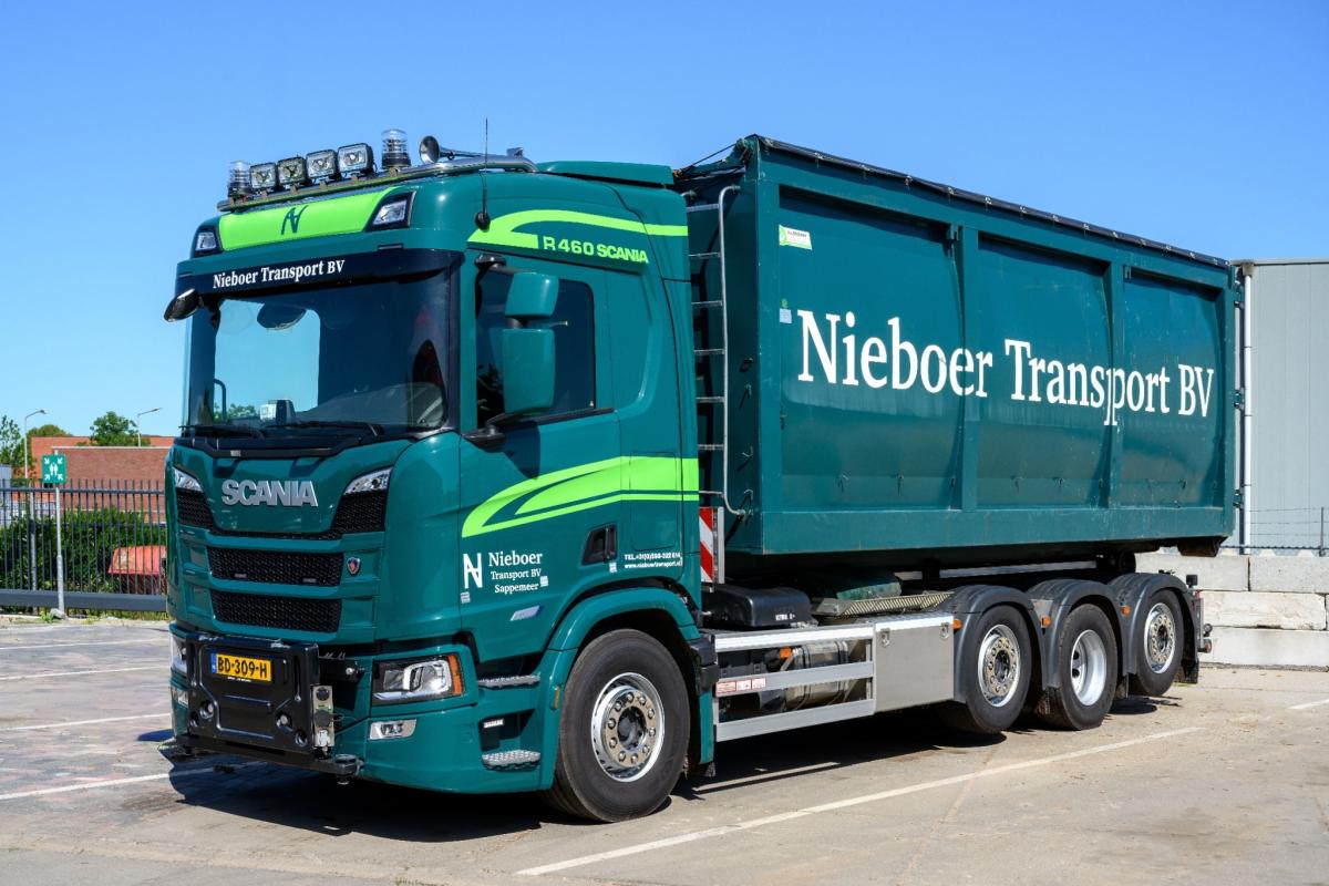 Nieboer Transport moderniseert wagenpark met zeven nieuwe Scania Supers voor veelzijdige inzet